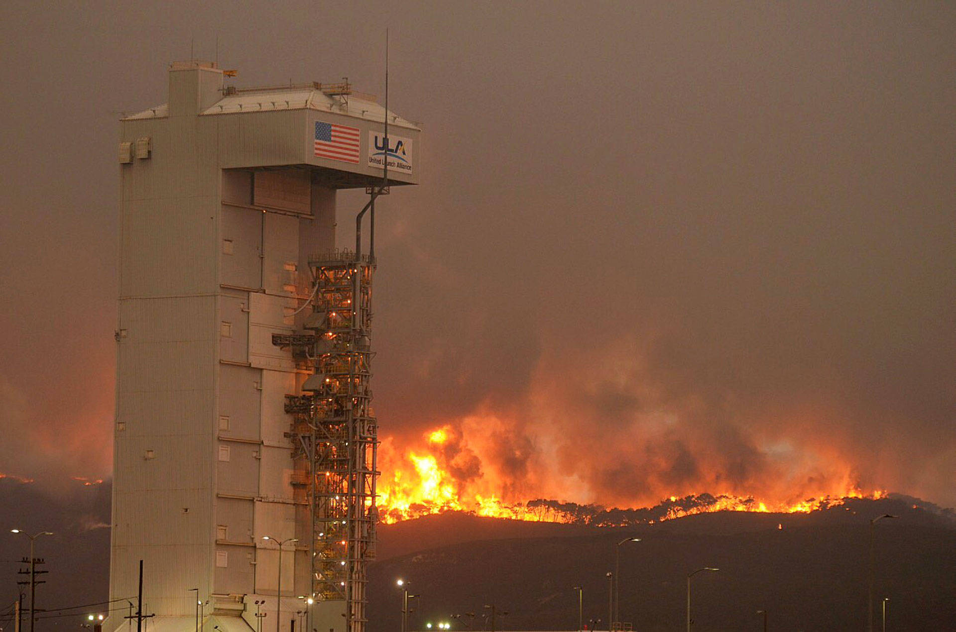 Fire 1. Пожар на космодроме. Пожар на космодроме фото.