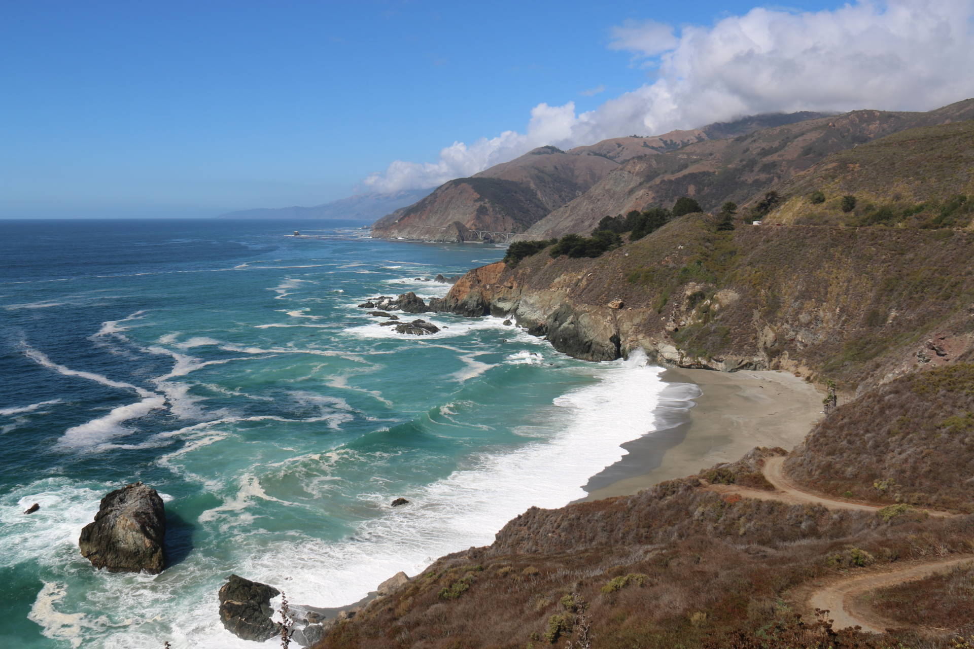 The Big Sur coastline. Ashley Spratt, <a href="https://flic.kr/p/ppi46K">USFWS</a>, <a href="http://creativecommons.org/licenses/by/4.0/">CC BY</a>
