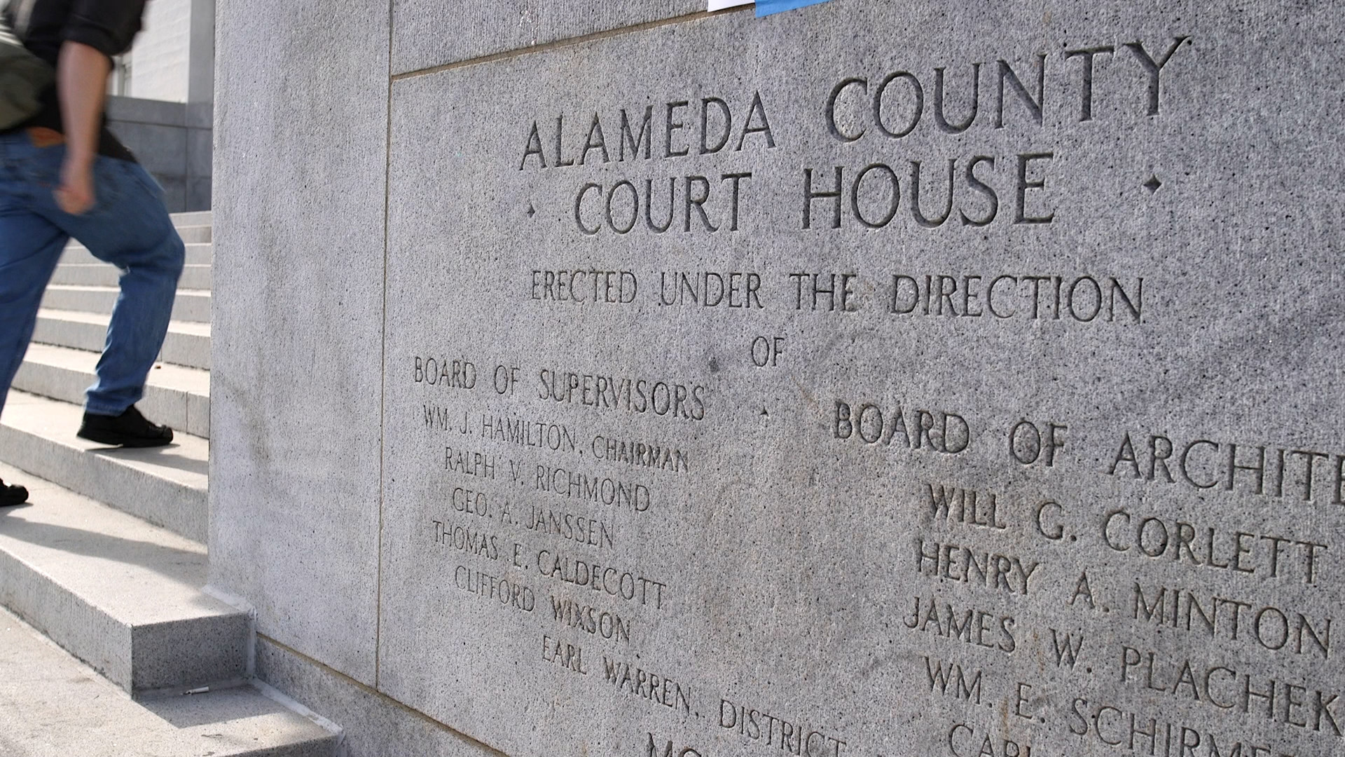 An engraving outside of the René C. Davidson Courthouse in Oakland.