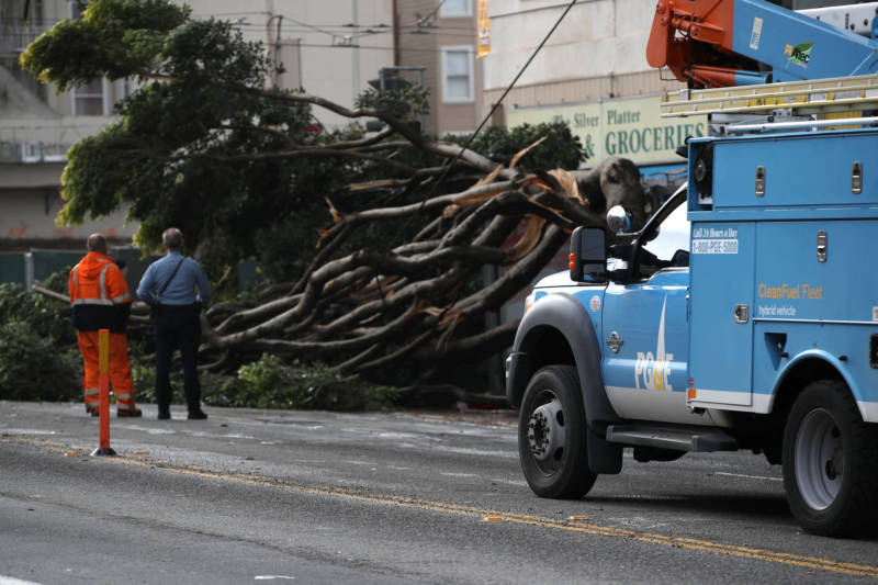 More Than 30,000 in Northern California Without Power Amid Winds and Wildfire Risk