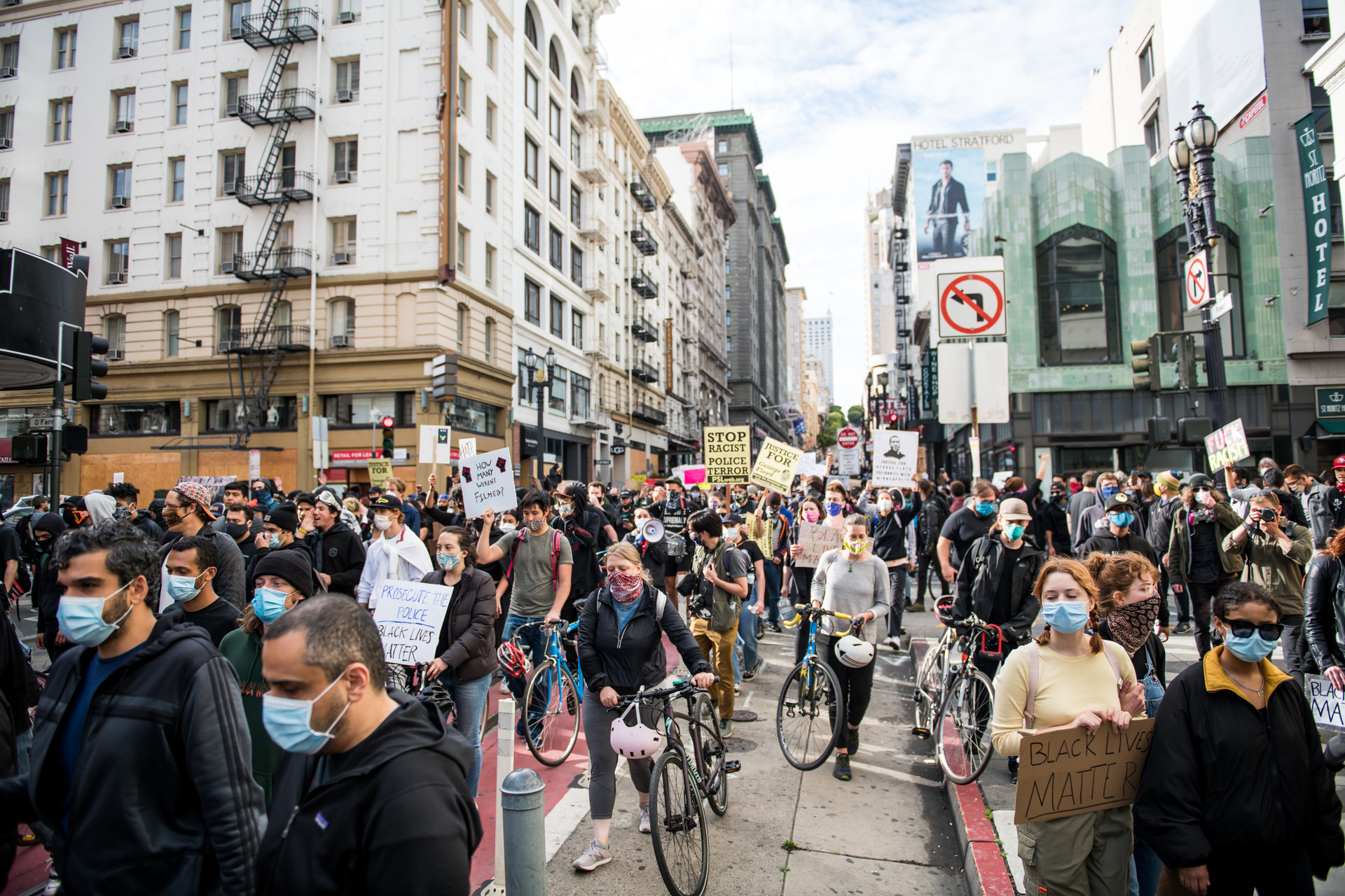 Photos: Oakland and San Francisco Bike, Drive and Walk in Protest | KQED