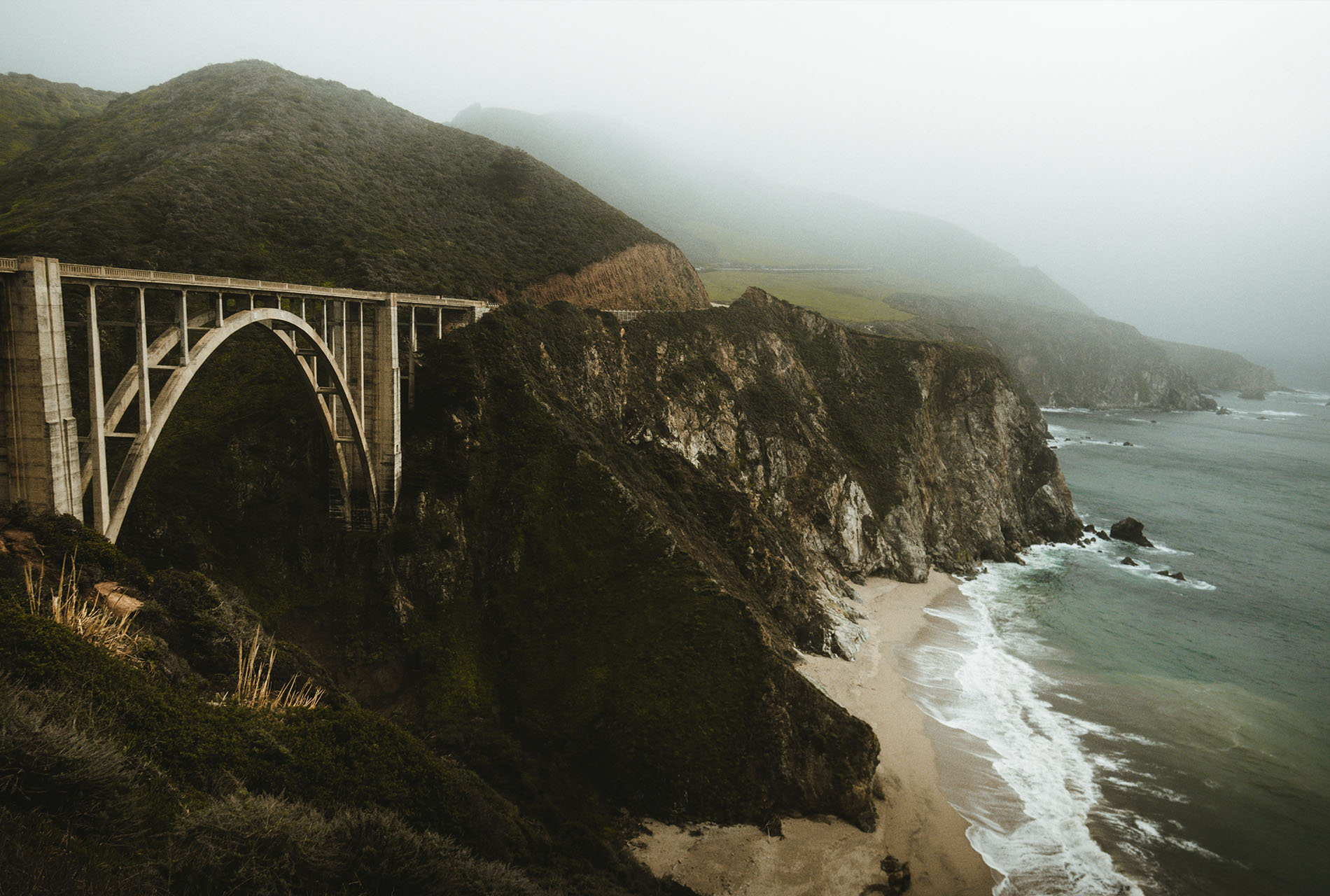 Монтерей калифорния. Побережье биг-сюр (big-sur), калифорния. Арочный мост в монтерей. Водопад маквей, биг-сур, калифорния, сша. Мост биг сюр калифорния.