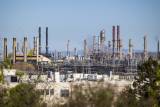 Bay Air District Hails ‘Decisive Victory’ in Battle to Cut
Refinery Pollution