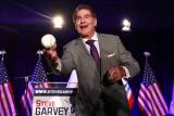 Former LA Dodger Steve Garvey Aims for the Wall in US Senate Race