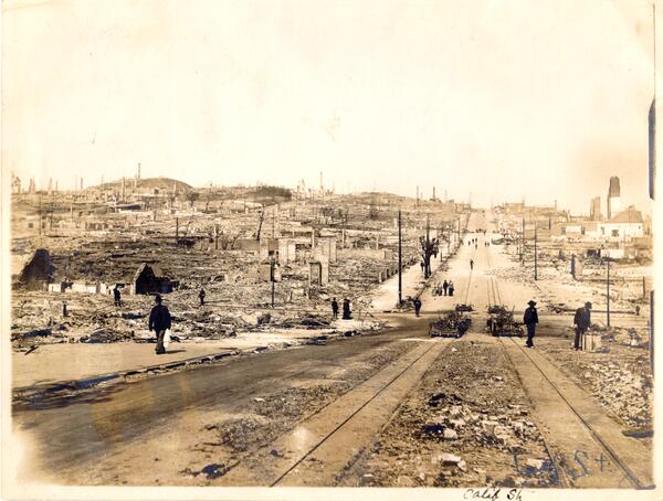 Sepia toned photo of a nearly flattened San Francisco from 1906.