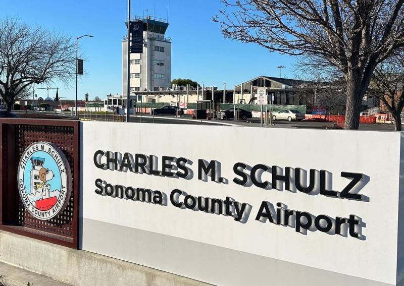 A sign at the entrance of the Charles M. Schulz-Sonoma County Airport.
