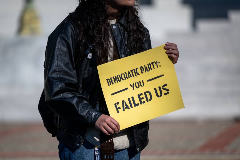 UC Berkeley Students Walk Out in Anti-Trump Protest, Demand Action From ...