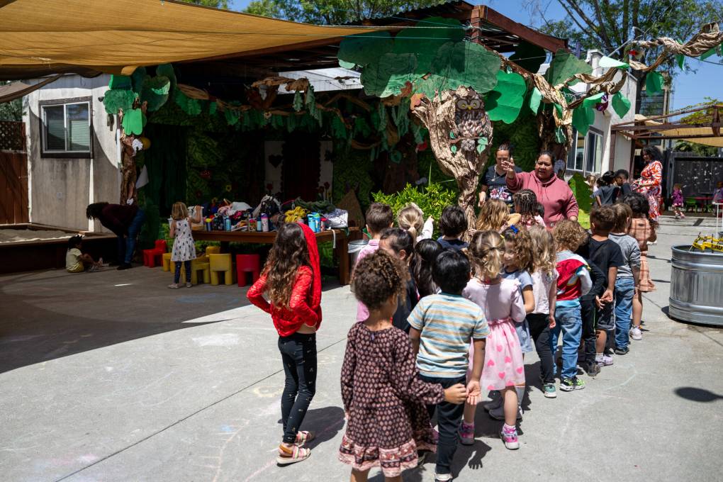 OUSD cancela cortes controversos posteriormente a escola, mas as divisões profundas no juízo escolar permanecem