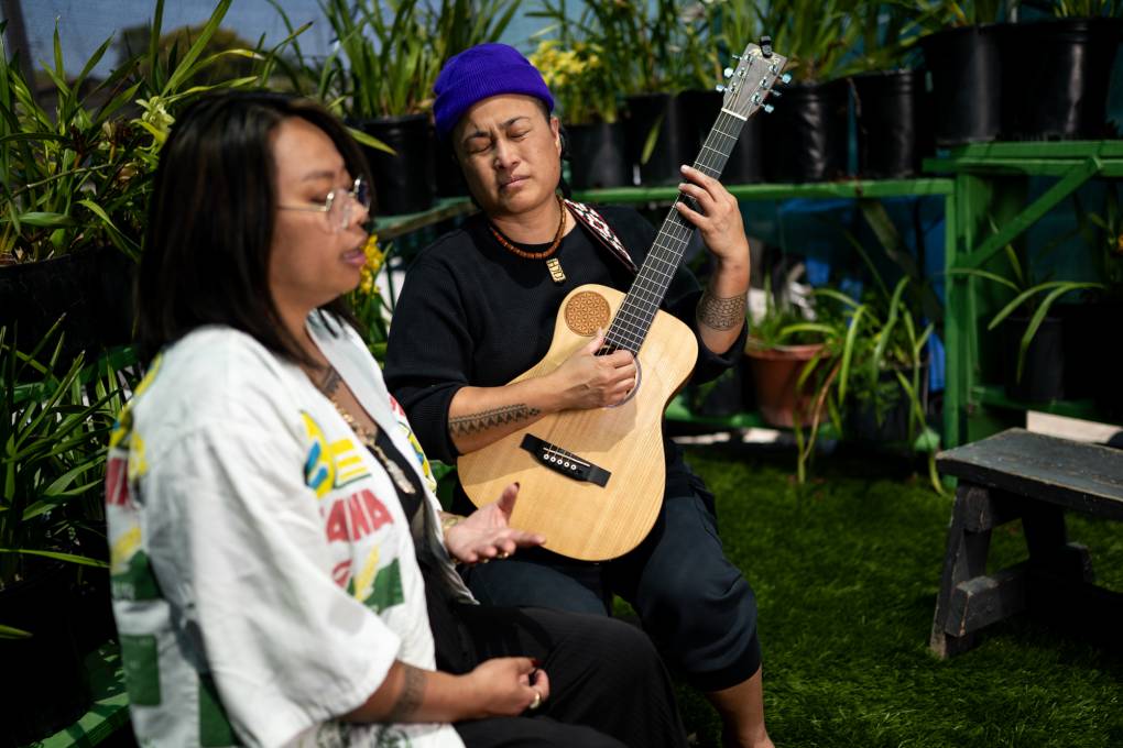 Em música e eu: uma vez que a dupla pinay queer astralogik encontra pertencentes à música