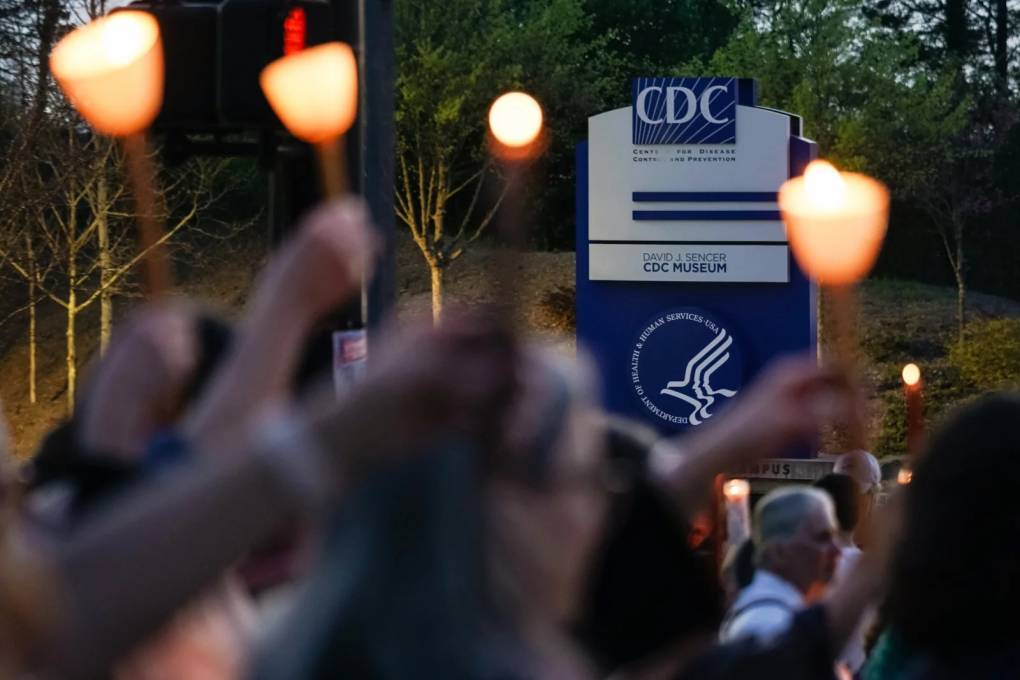 As doenças estão se espalhando. O CDC não está avisando o público uma vez que se fosse meses detrás