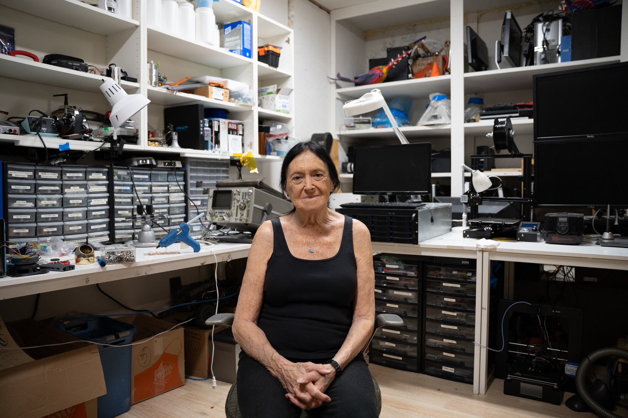 Ela sobreviveu à reação transfóbica e fez história; Porquê a IA salvou a voz de uma mulher