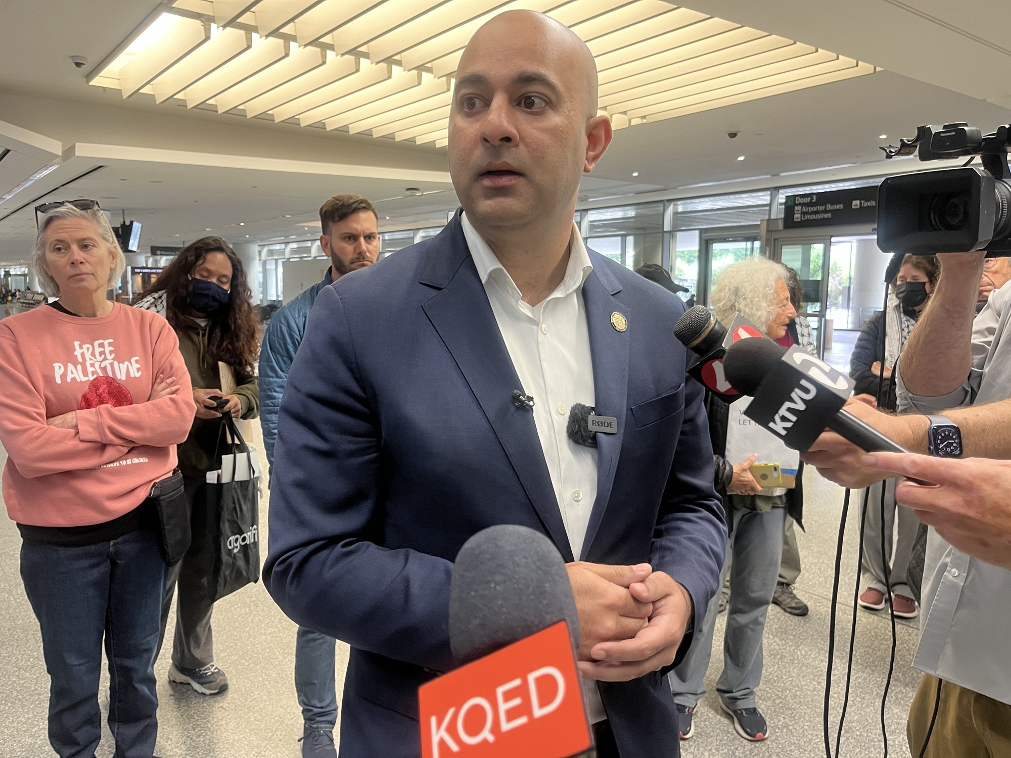 Federais detêm 2 palestinos na SFO, visitando -nos para a reunião inter -religiosa