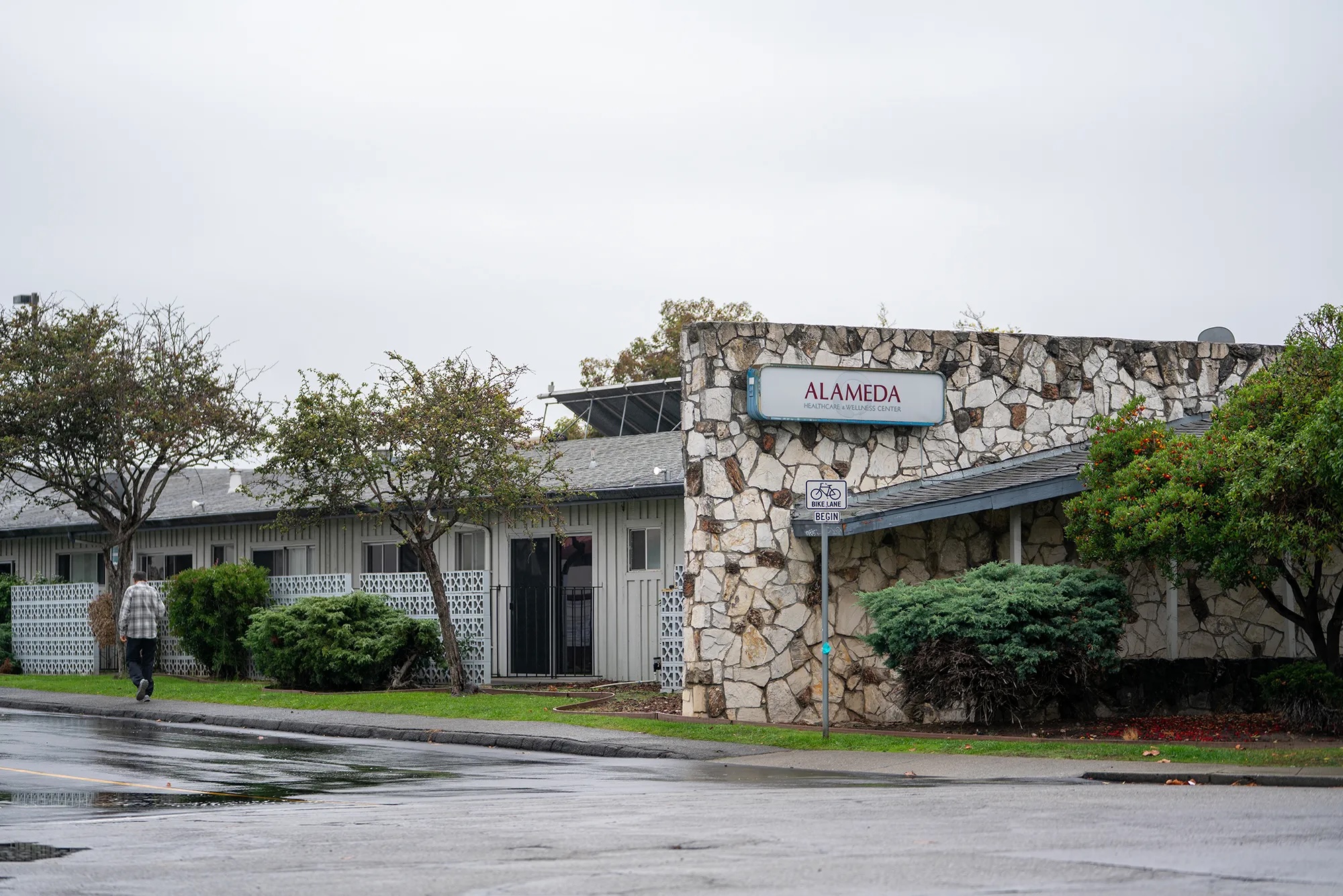 The State Found Red Flags in Nursing Homes But Licensed Them Anyway. 4 Things to Know | KQED