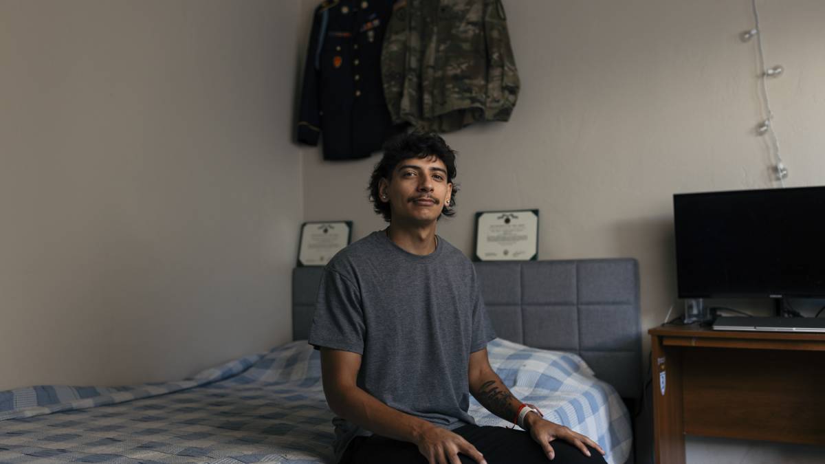 US Citizen, Army Veteran Detained by ICE Sues for Damages in Federal Court  | KQED