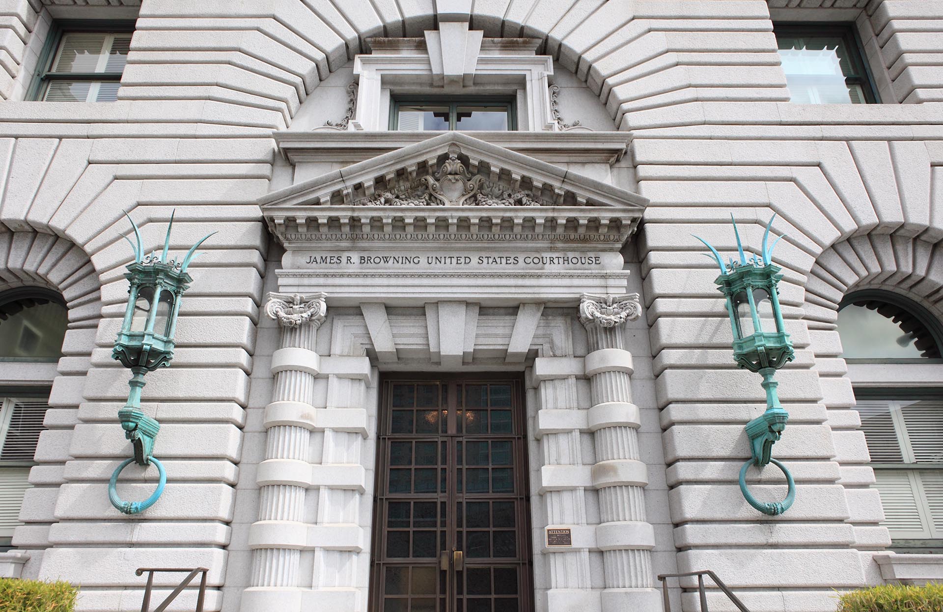 An entrance to the Ninth Circuit U.S. Court of Appeals,