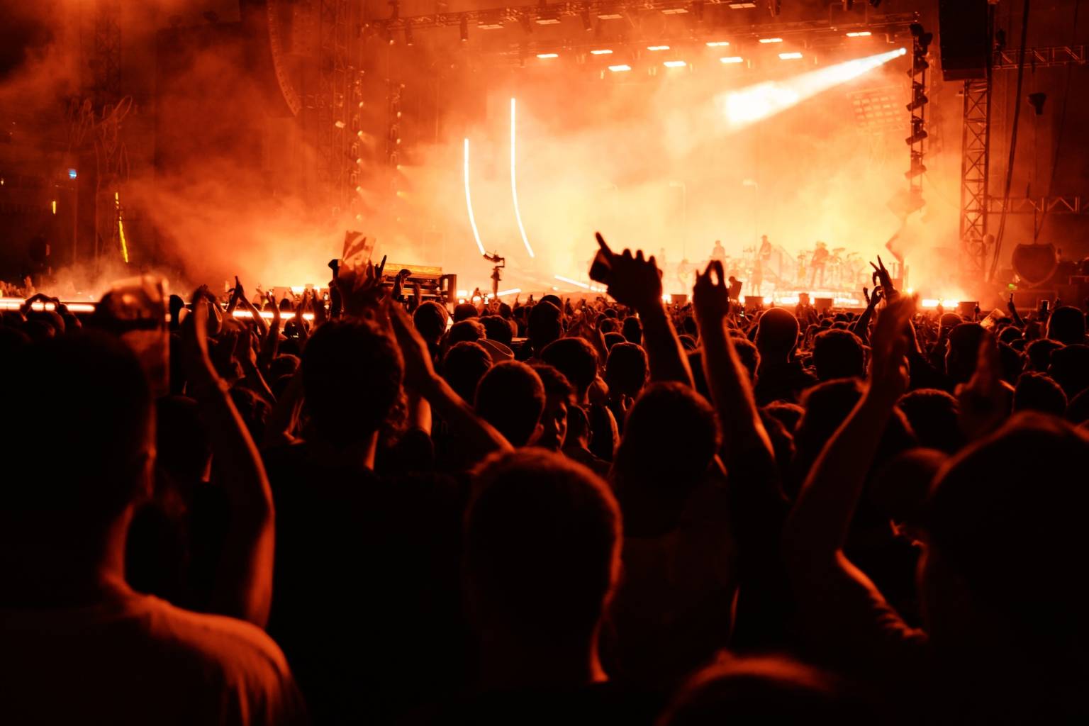 I Lived It: I Went to the Phoebe Bridgers No-Phones Concert Without My ...