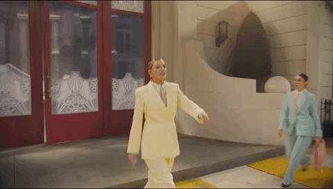taylor-swift-me-pastels.gif