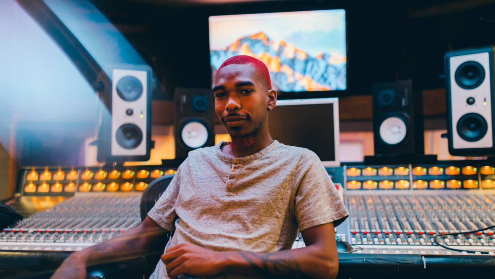Drew Banga, an in-house producer at Different Fur Studios, frequently collaborates with Kamaiyah and other prominent Bay Area rappers.
