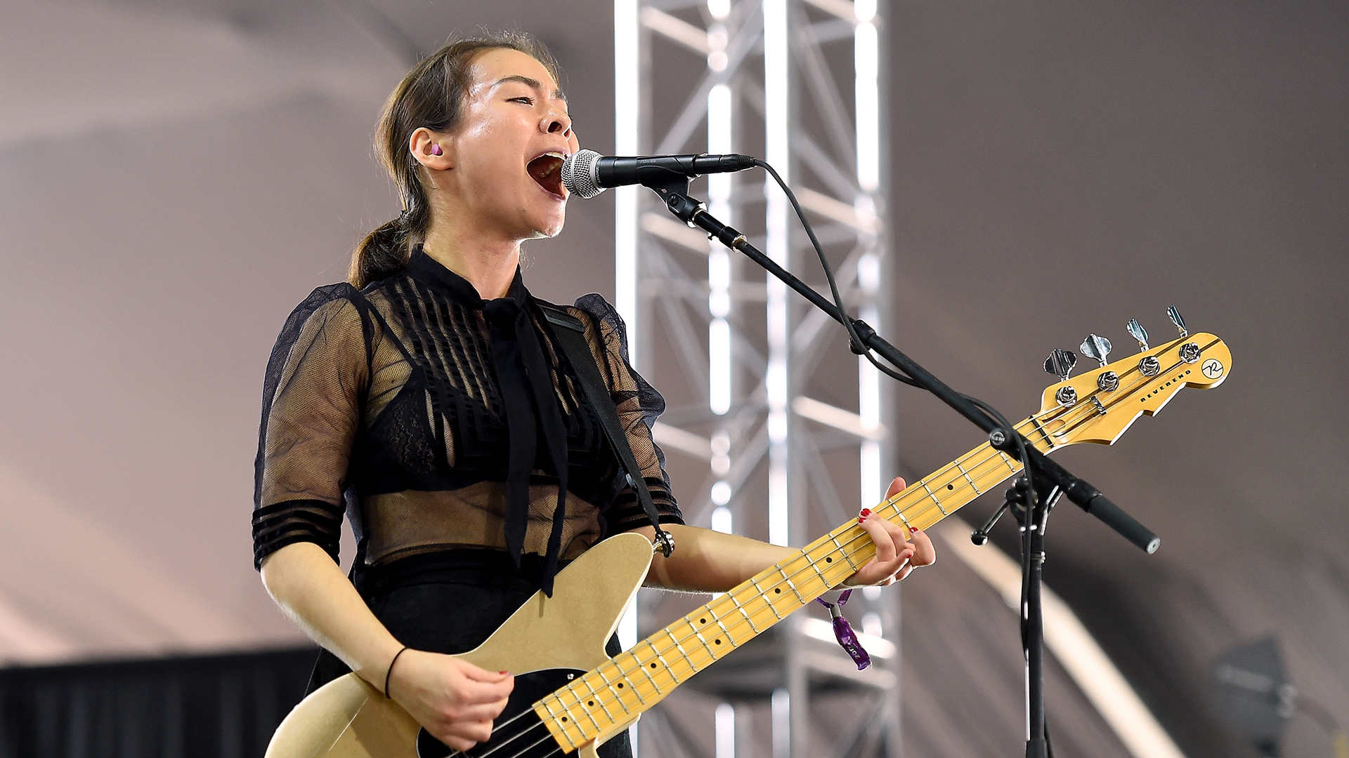 Mitski. Mitski Singer. Концерт митски. Mitski кто это.