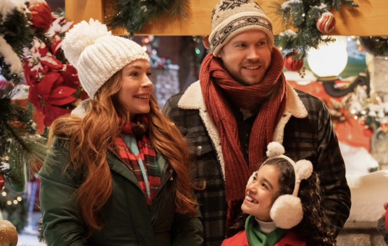 Review Lindsay Lohans Falling For Christmas On Netflix Kqed