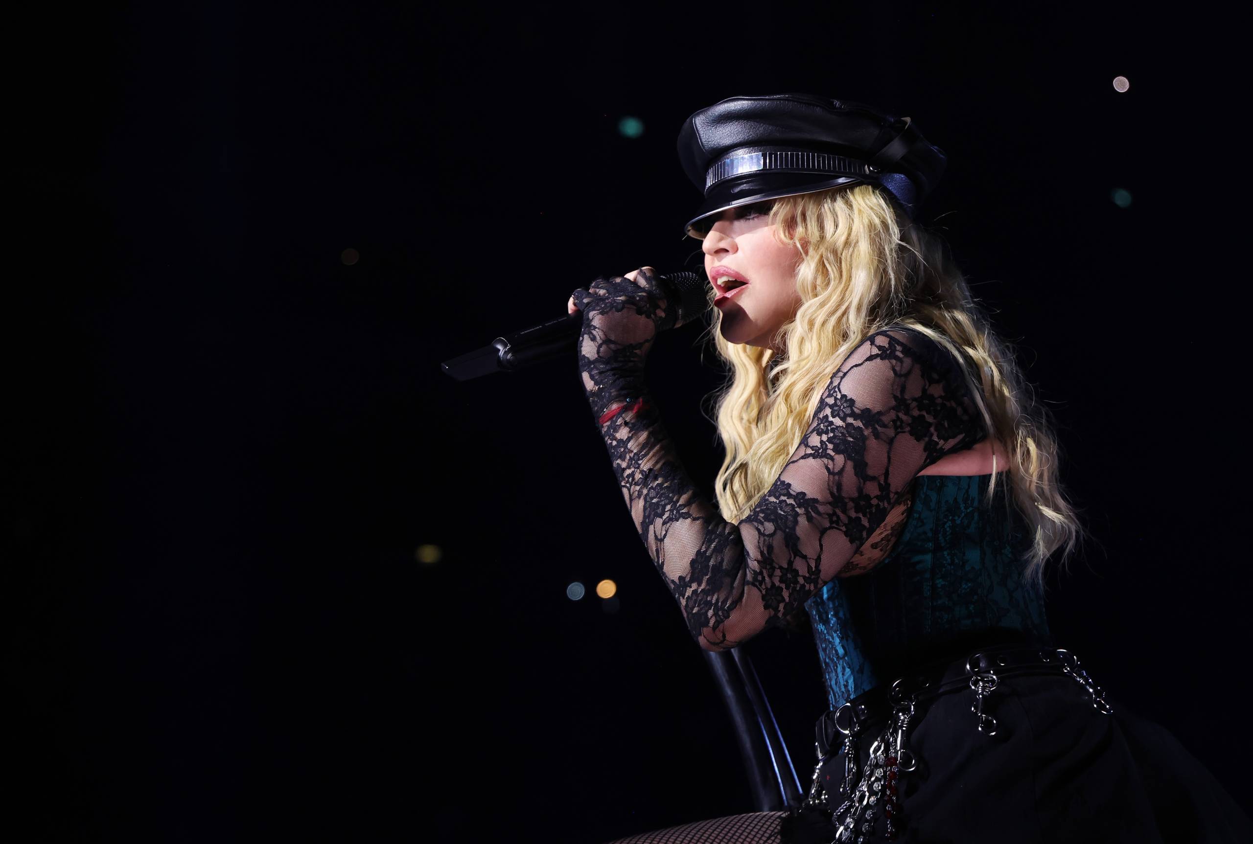 【ブート盤】Madonna ライブ音源　4枚組 CD ★オマケ付き★ Madonna Details MADAME X: MUSIC FROM THE THEATER XPERIENCE 3LP