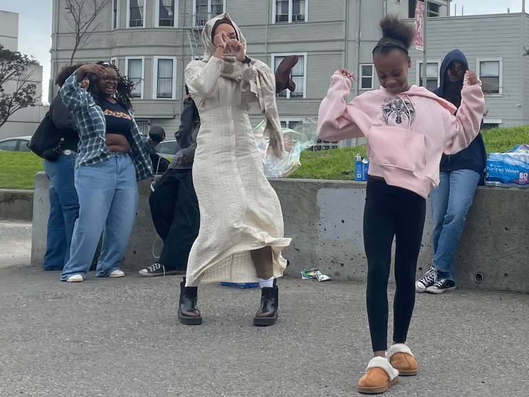 A Zendaya Look-Alike Contest in Oakland Crowns its Winner | KQED