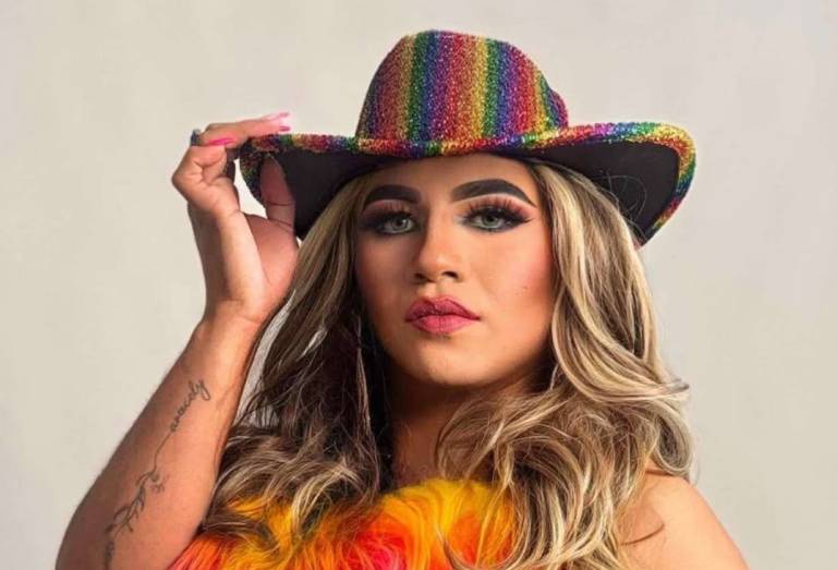 Uyda qizlar porno rasmlar