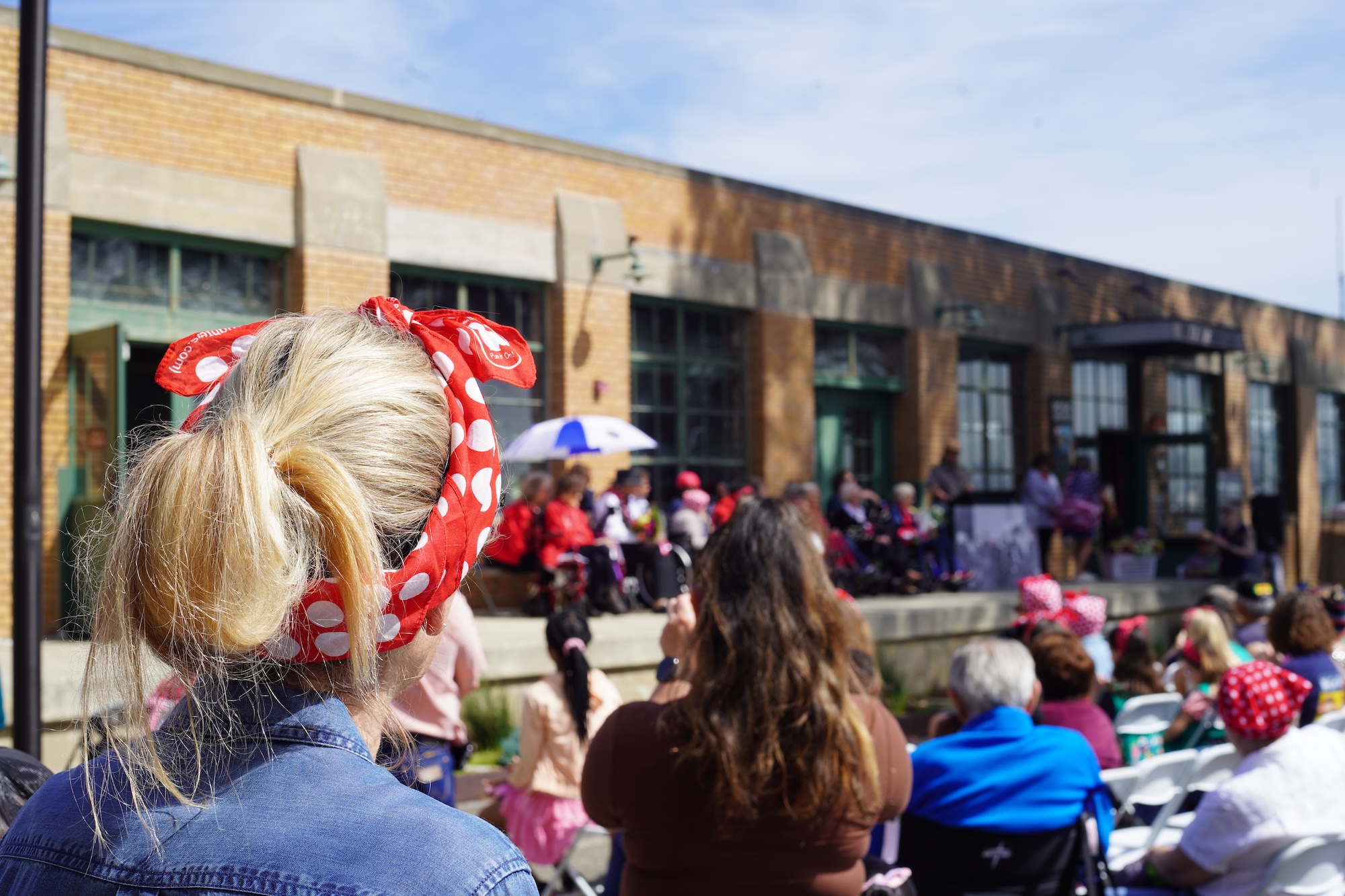 A wide shot of the crowd at Richmonds Rosie the Riveter celebration. 