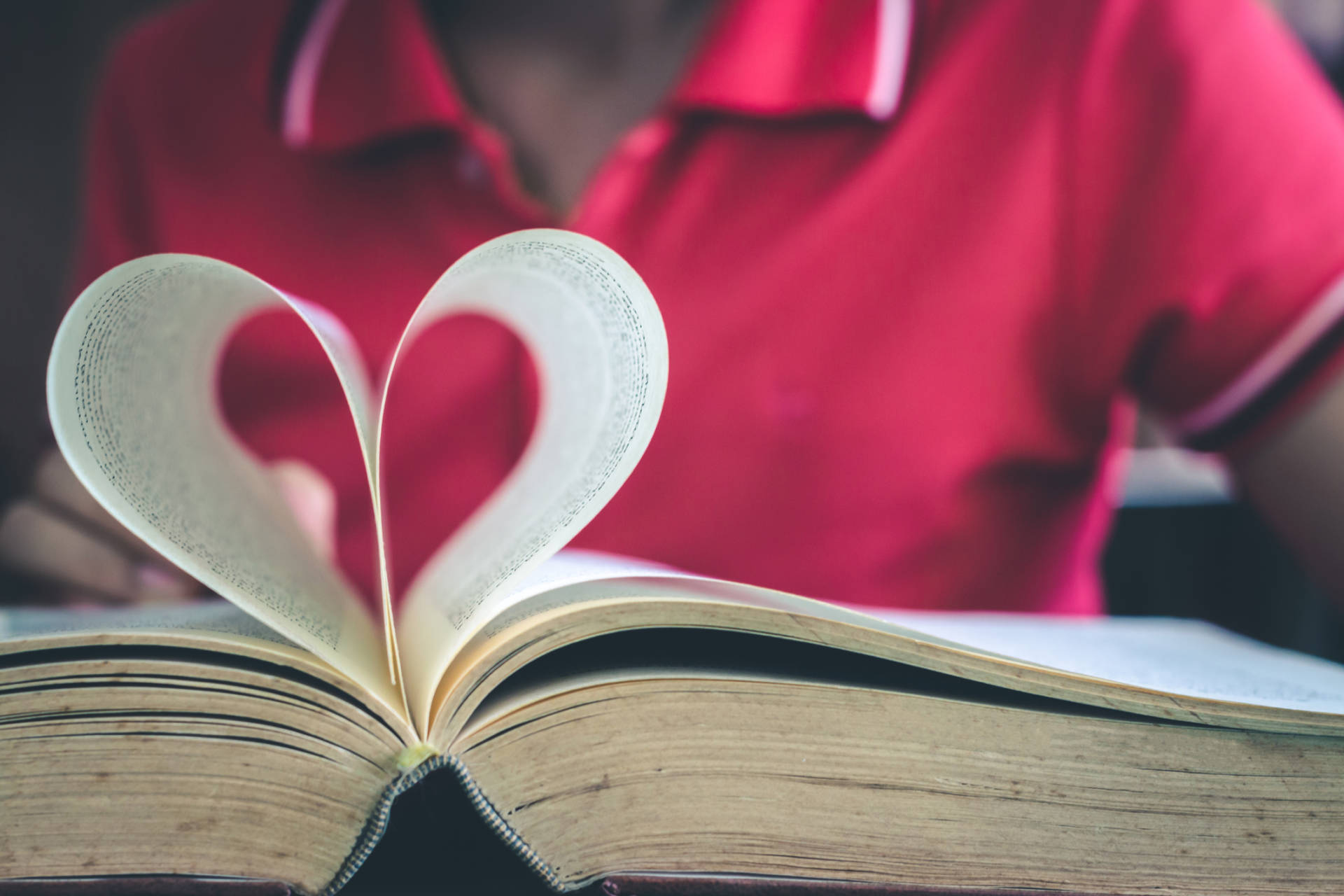 How to develop a love of reading in teens