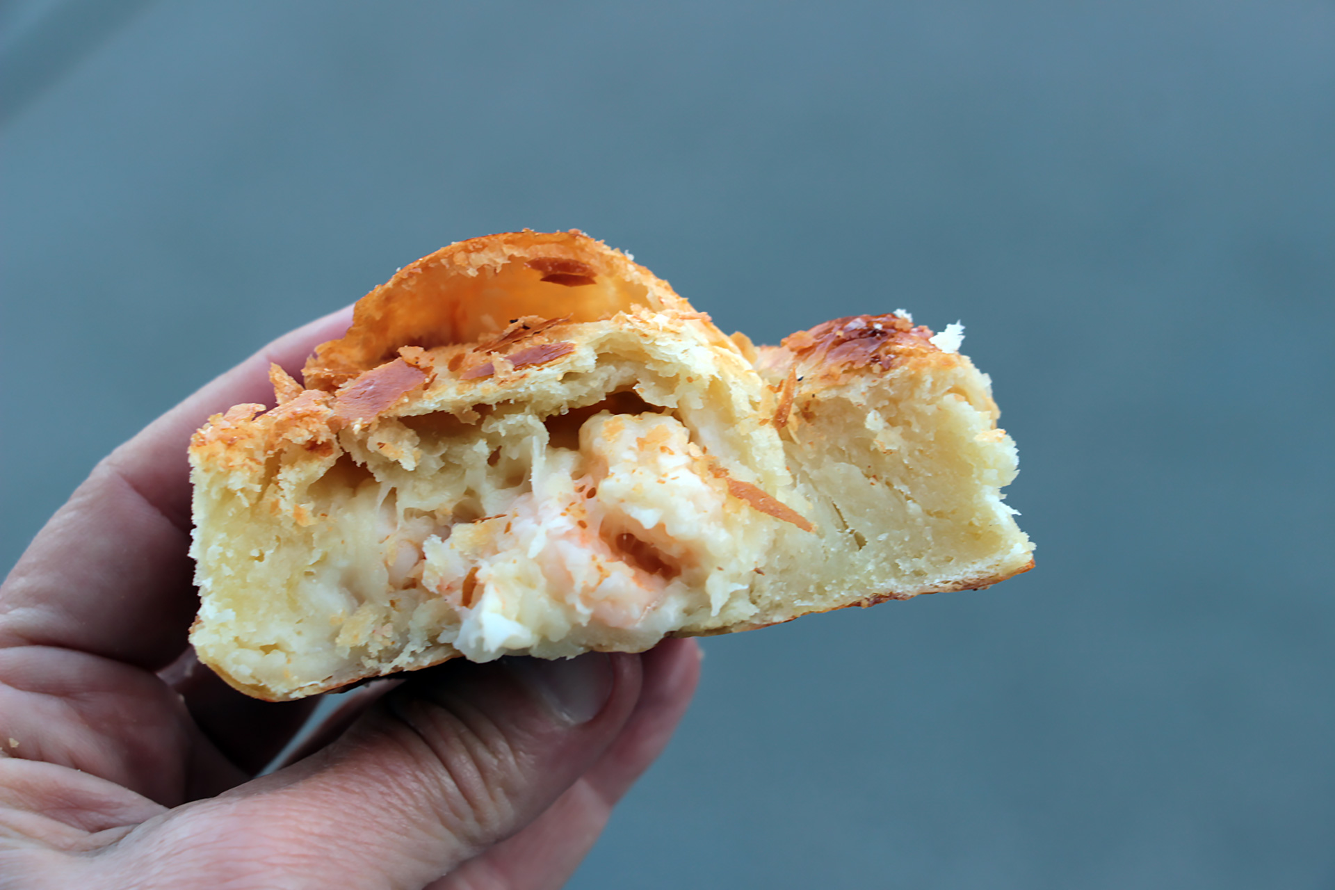 Camerones empanada interior