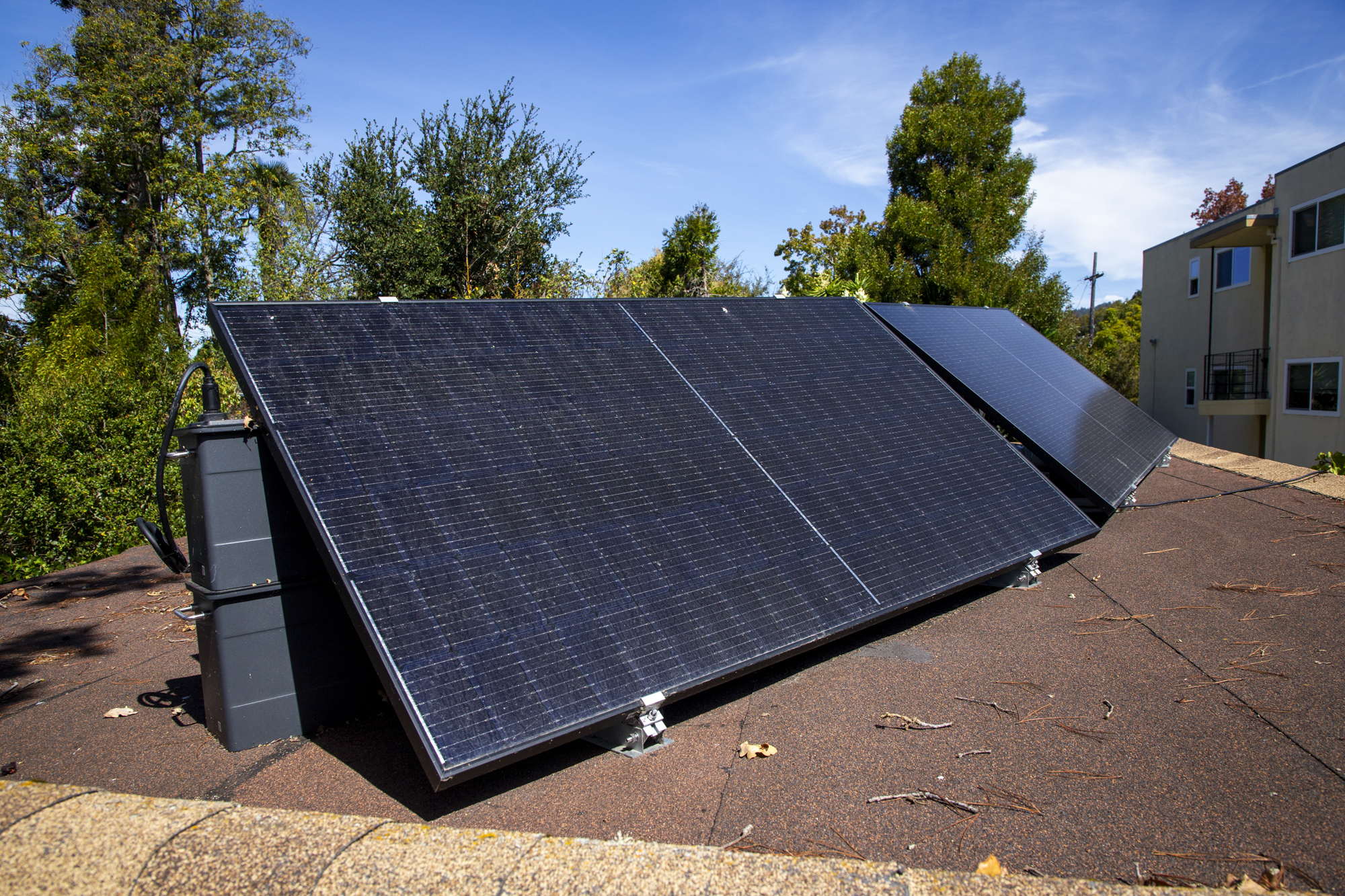 kqed.org - California Lawmakers Greenlight Solar Panels You Can Plug Into the Wall | KQED