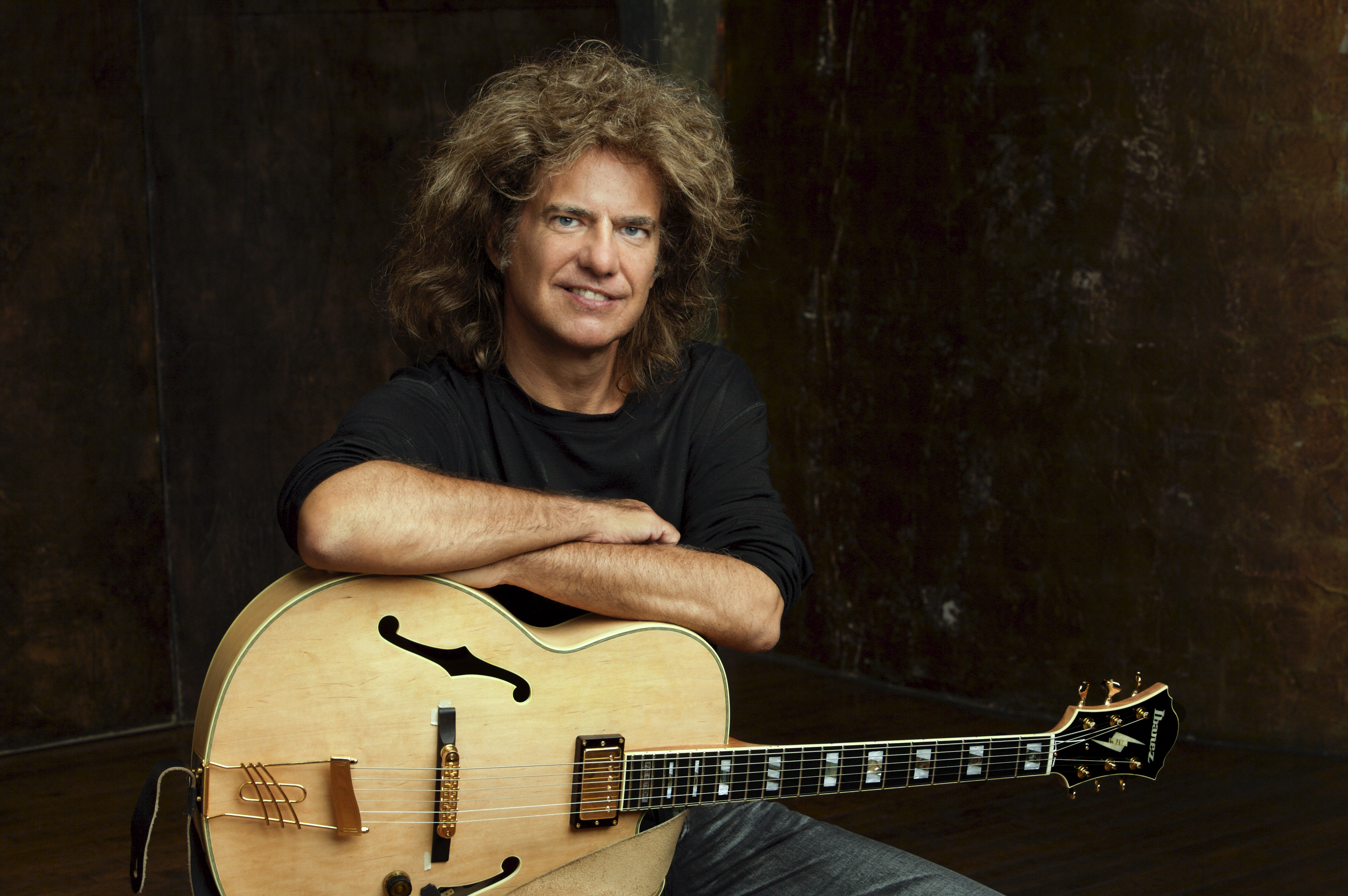 Pat. ПЭТ Мэтини. Гитарист Pat Metheny. ПЭТ Мэтини гитарист. Патрик Брюс Мэтини.